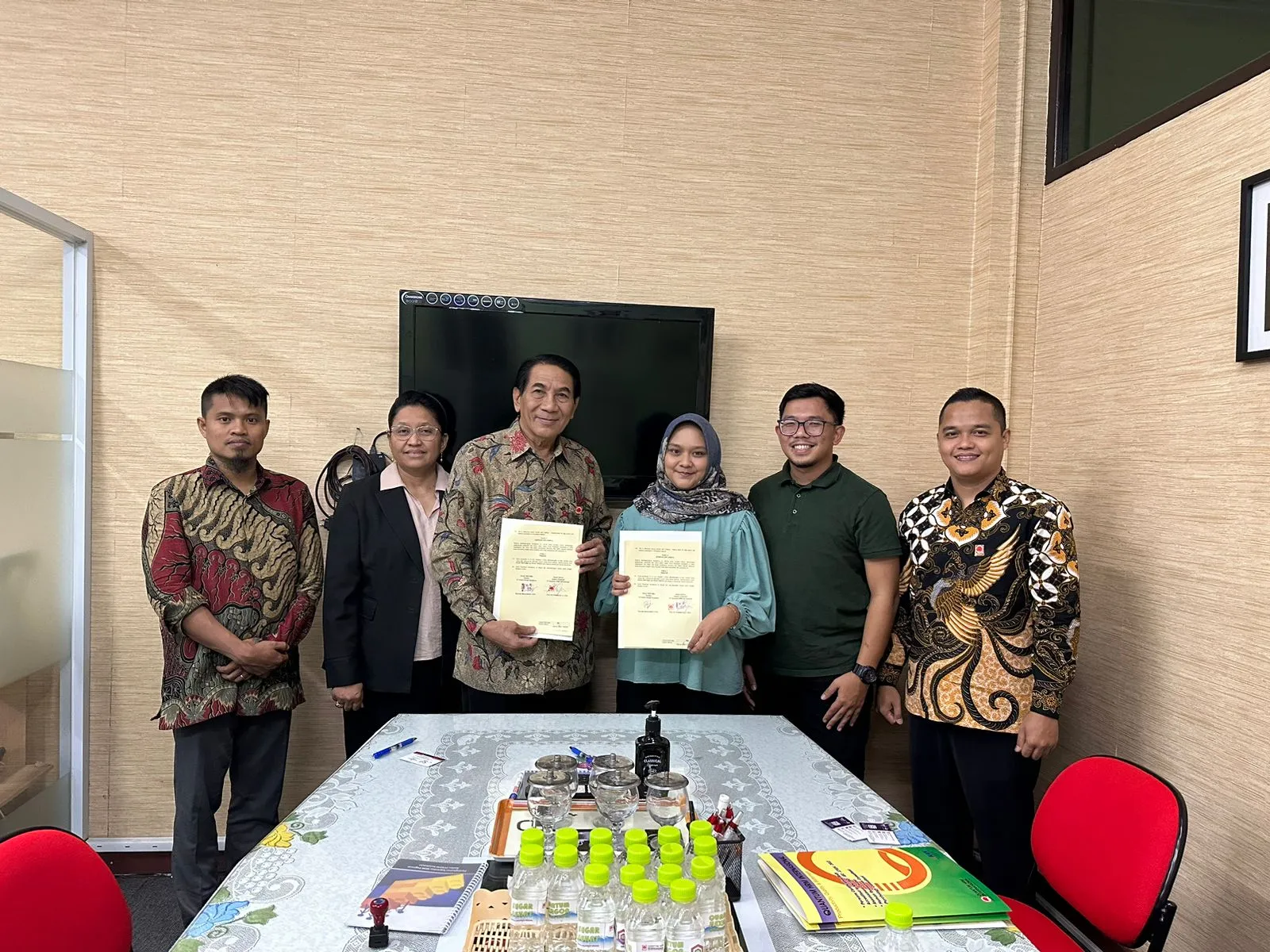 PENANDATANGANAN KERJASAMA PADMA GLOBAL NUSATAMA DENGAN HRM QUANTUM INTERNASIONAL