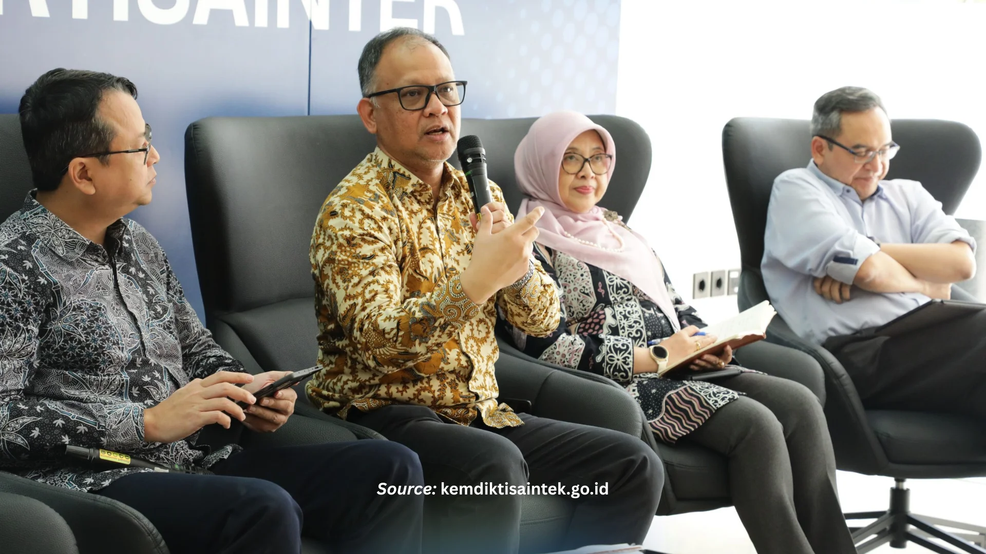 Kolaborasi Strategis Kemdiktisaintek dan Basarnas: Dorong Riset Perguruan Tinggi untuk Penanggulangan Darurat Nasional